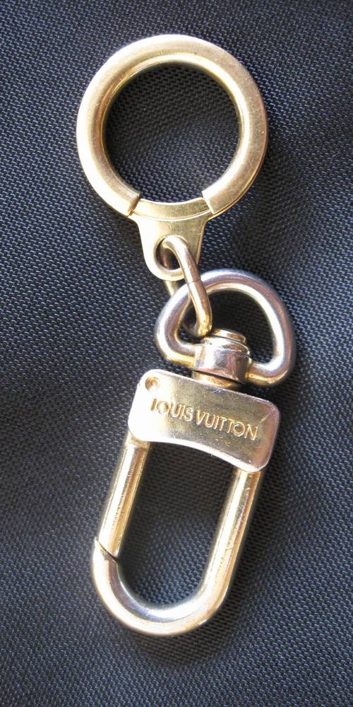 LOUIS VUITTON Bolt Key Chain Pochette Strap Extender – www.semadata.org
